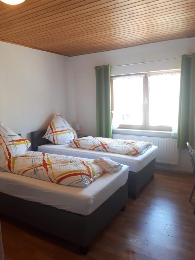 Gaestehaus Pension Waldhorn Weilen unter den Rinnen Esterno foto